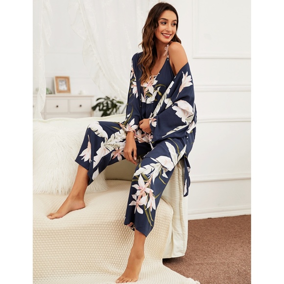 Rouge! Other - 3 Piece Navy Color Floral Print Pajama Set